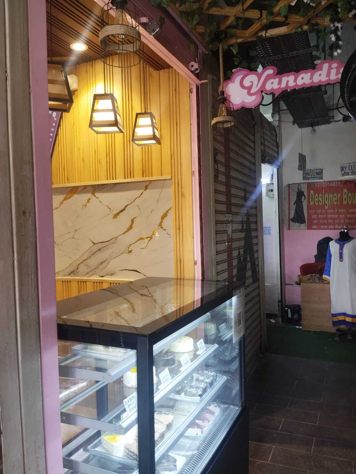 Top Customised Wedding Cakes in Rohini Sector 24 - Best Customized Wedding  Cakes Delhi near me - Justdial