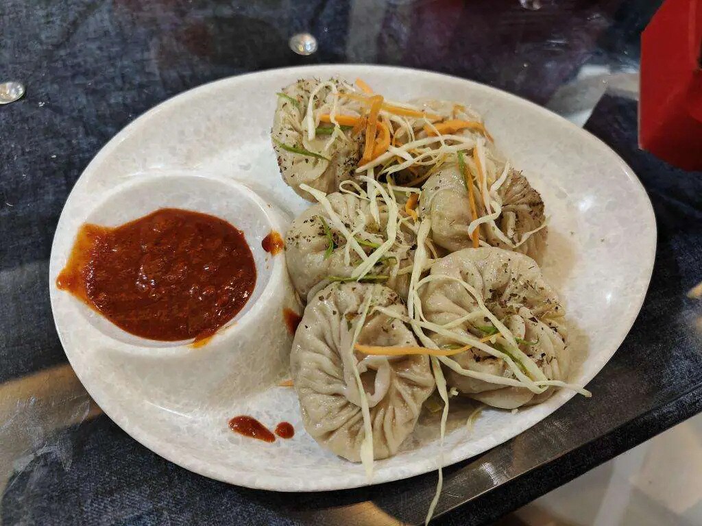 momo-courtyard-ek-murti-chowk-