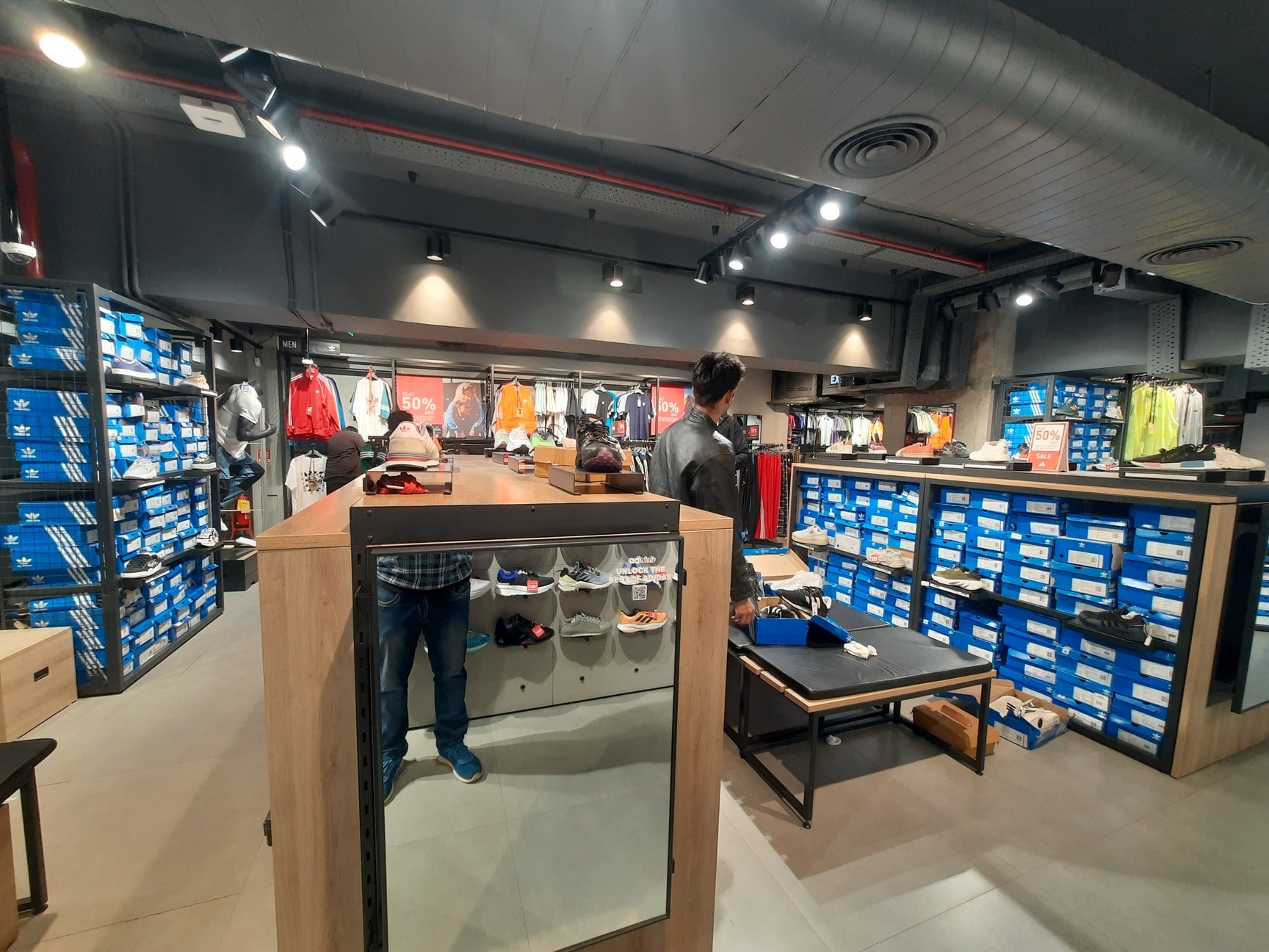 adidas outlet huda city centre