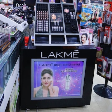 Cosmetic distributors discount