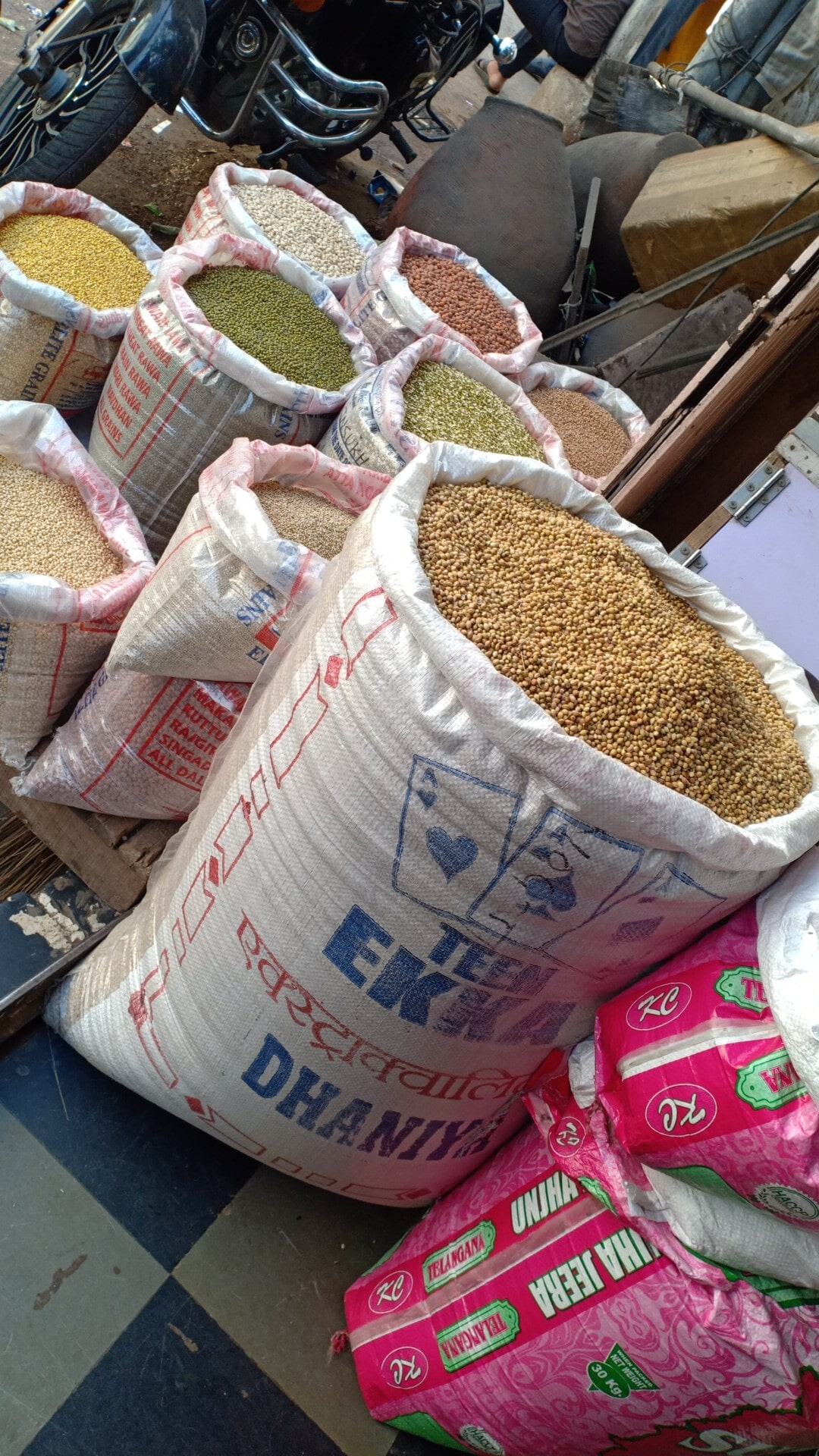 Chain Sukh & Co in Begum Bazar,Hyderabad Best Dry Fruit Retailers in