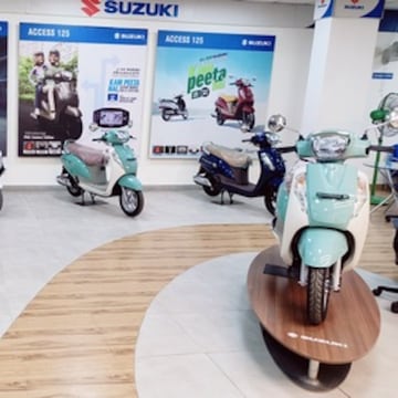 Suzuki showroom kukatpally top