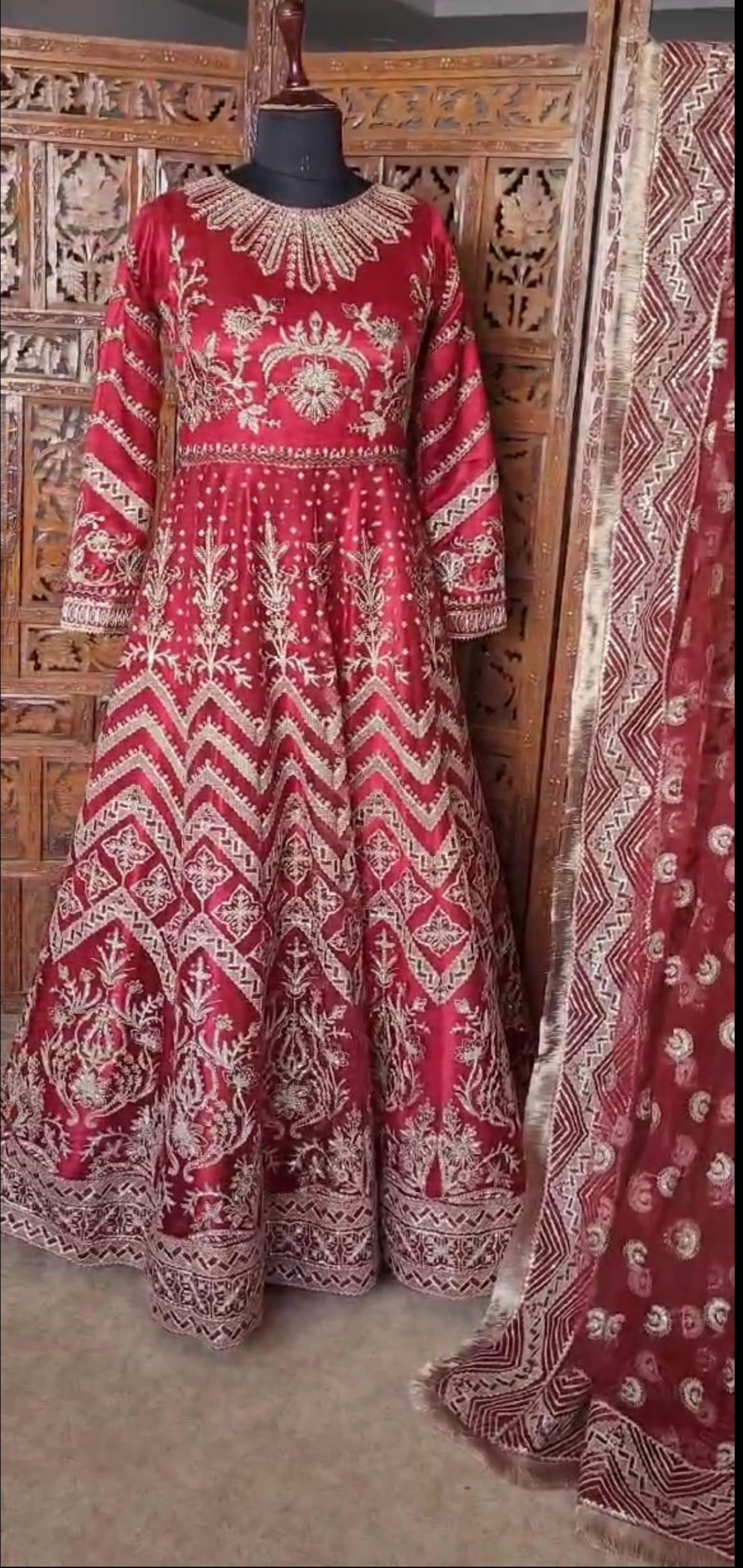 wedding dress designers in hyderabad Hands down, Ashna's custom wedding lehenga is our favourite lehenga ever. Hyderabad based designer @anushreereddydesign is a brand that Bridelan has the deepest love and admiration for. Made in organza silk with