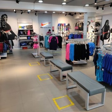 nike football shop near me