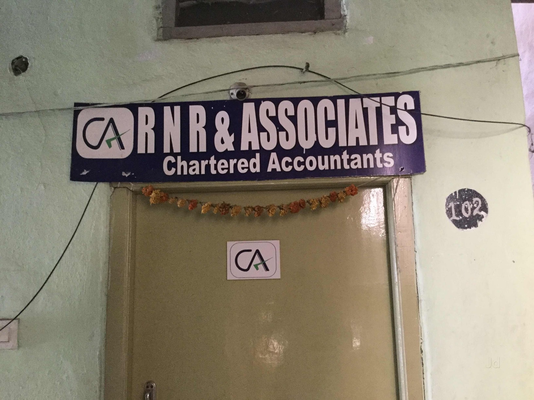 R N R & Associates