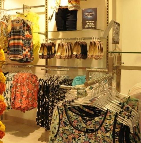 max showroom near to me