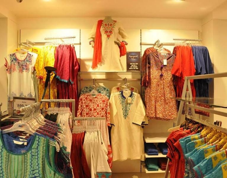 max showroom near to me