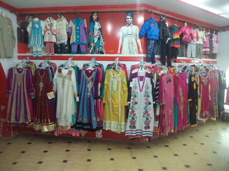 party wear dress shops in hyderabad Koti / Sultan Bazar party wear, reception gowns & lehengas, Plussize