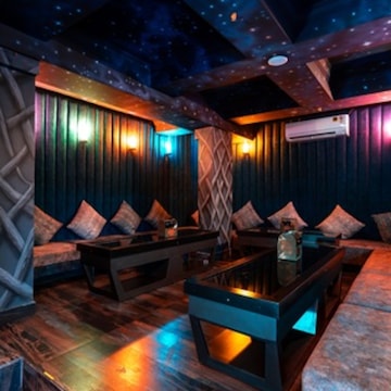Tos Club & Lounge in Sri Nagar Colony,Hyderabad - Order Food