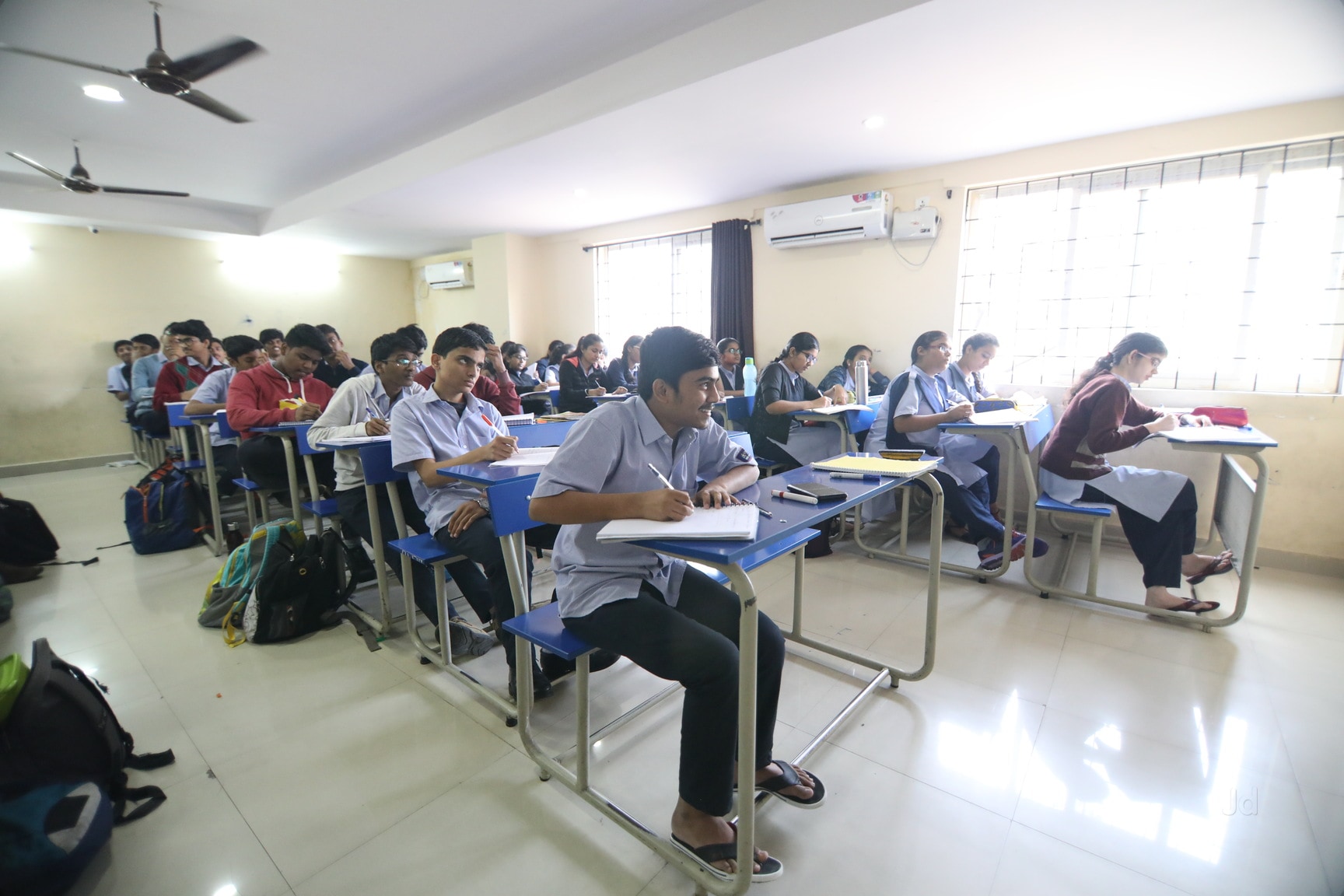 Alphores Iit and Neet Acadamy in New Nallakunta,Hyderabad - Best