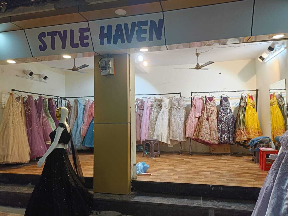 Rajputi dress on rent store