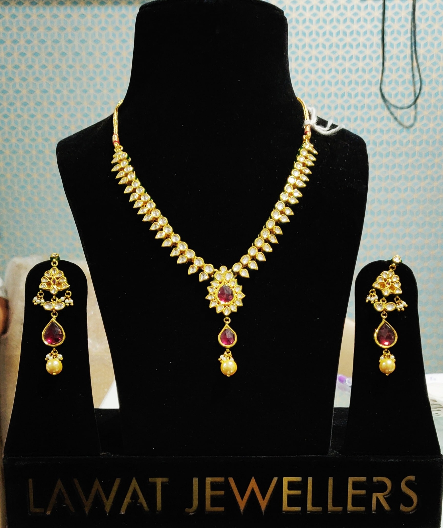 10 Photos of Lawat Jewellers Lj Jaipur in Johri Bazar Jaipur Justdial