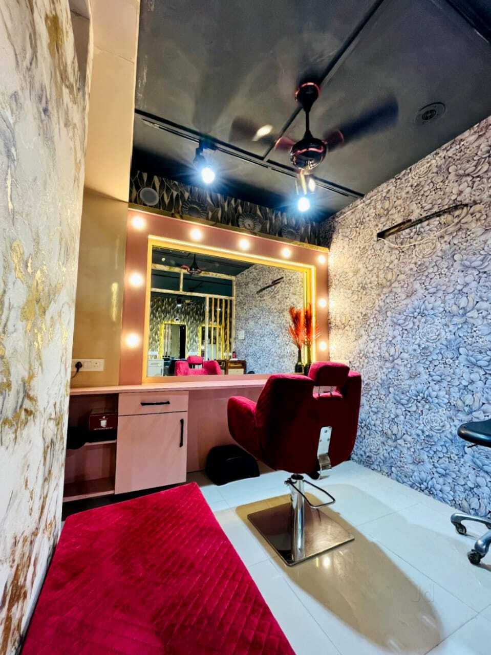 Top Beauty Salons For Men in Medical College Road - Best