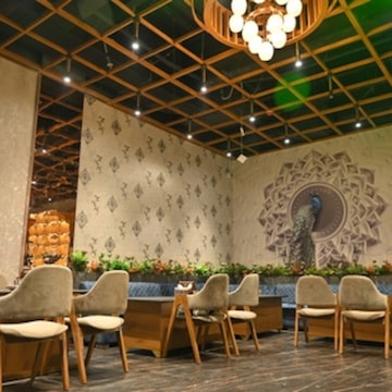 cosmozin-club-and-lounge-