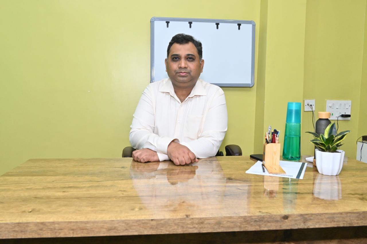 Dr. Haseeb Hassan in Beniapukur,Kolkata - Best Neurologists near me in  Kolkata - Justdial