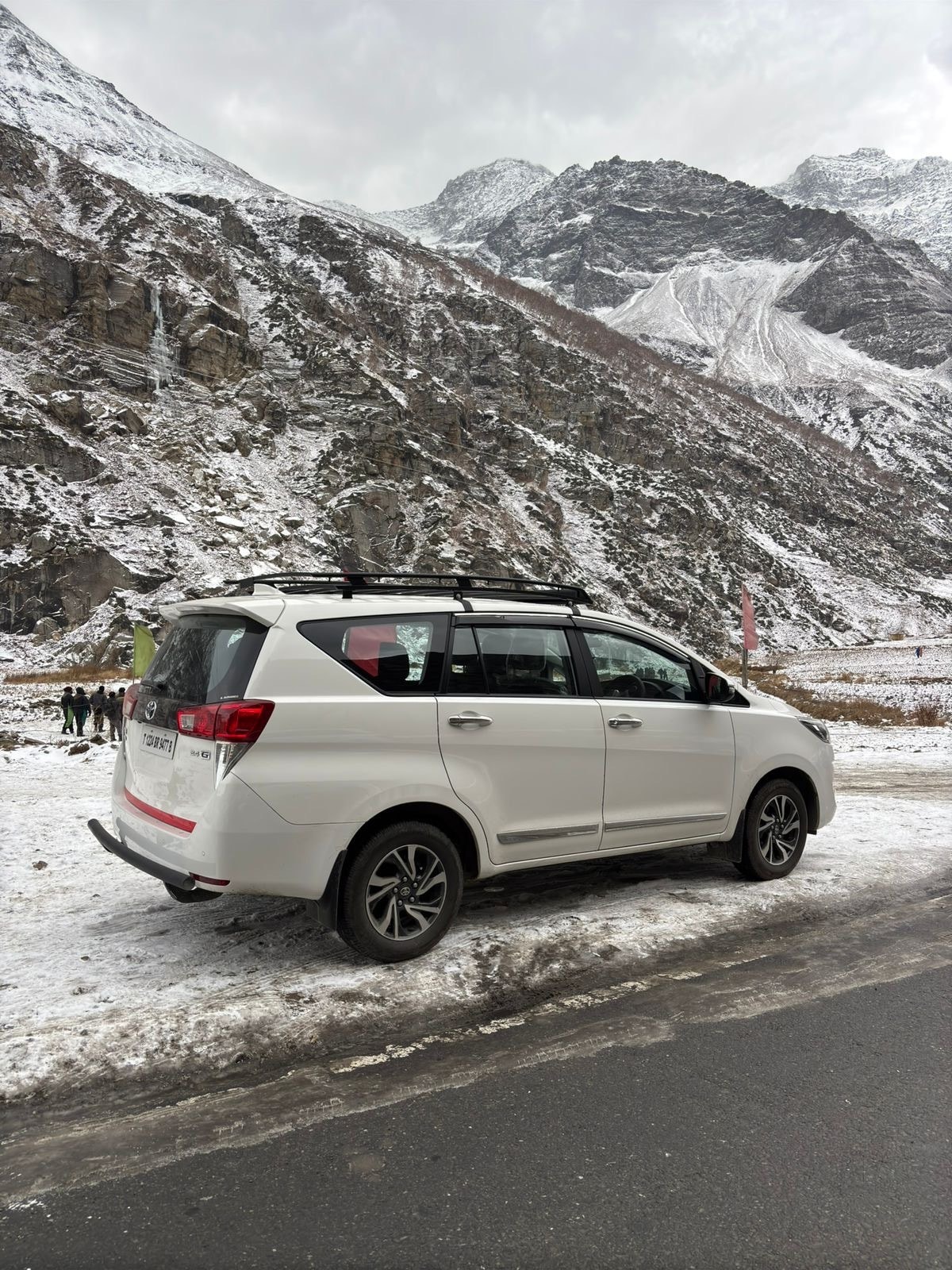 激安ブランド Road Gompa in Airport For Services Taxi Top Siyal Best - ピンズ・ピンバッジ・缶バッジ