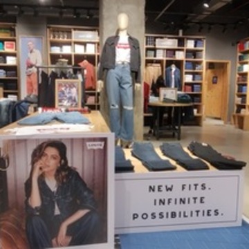 Levis hilite mall discount