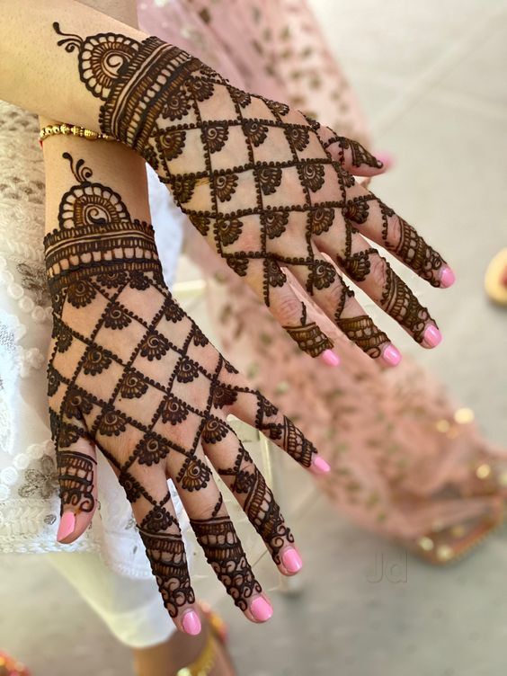 Advika Mehndi Designs in Thakurganj,Lucknow - Best Mehendi Artists near me in Lucknow - Justdial