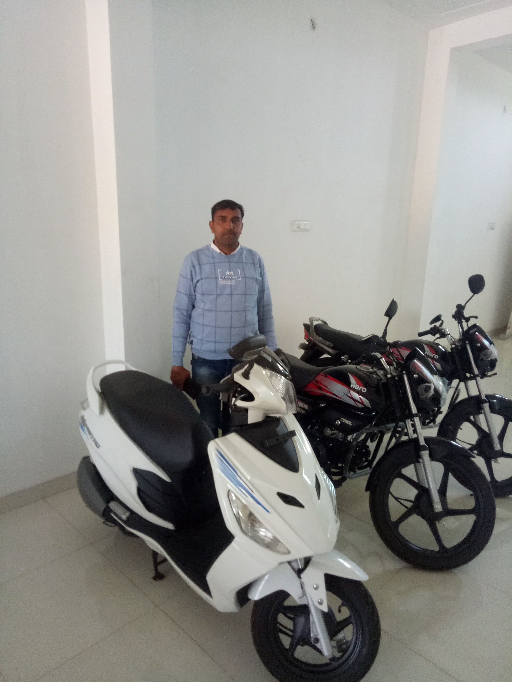 Top Two Wheeler Dealers in Satnali, Mahendergarh - Best Motorcycle