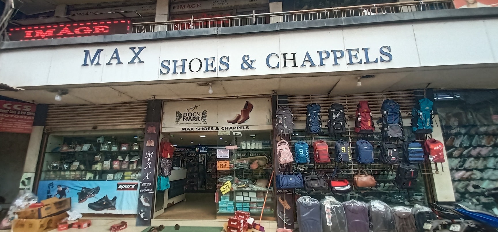 max footwear