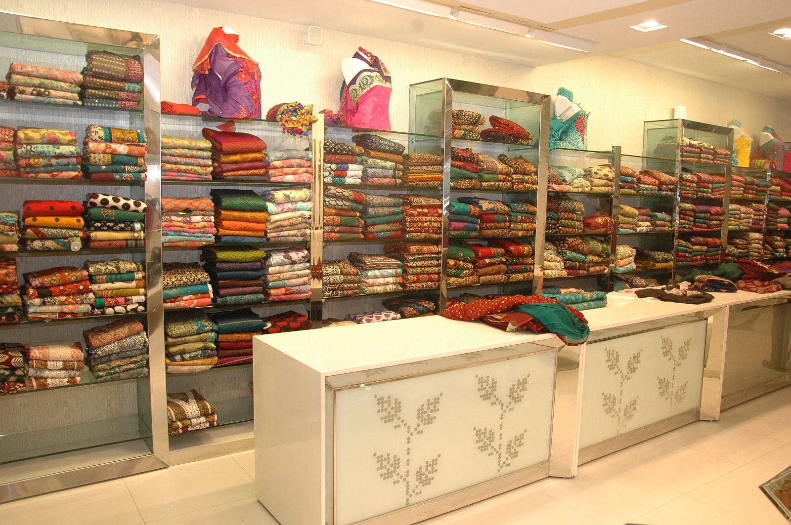 Meena Bazaar in Mohali Sas Nagar,Chandigarh Best Women Readymade