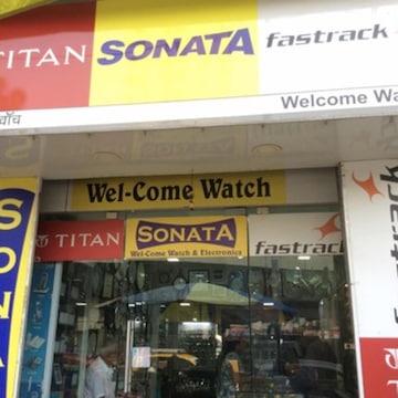 Fastrack showroom in dadar store