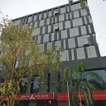 The Reading Square - Library and Study Room 7