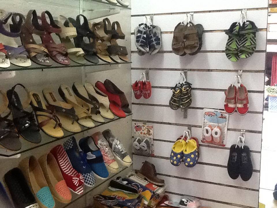 Red chief shoes showroom in dadar store