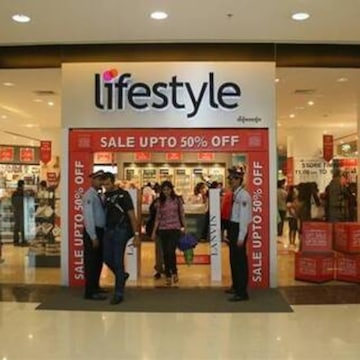 nike showroom in ghatkopar