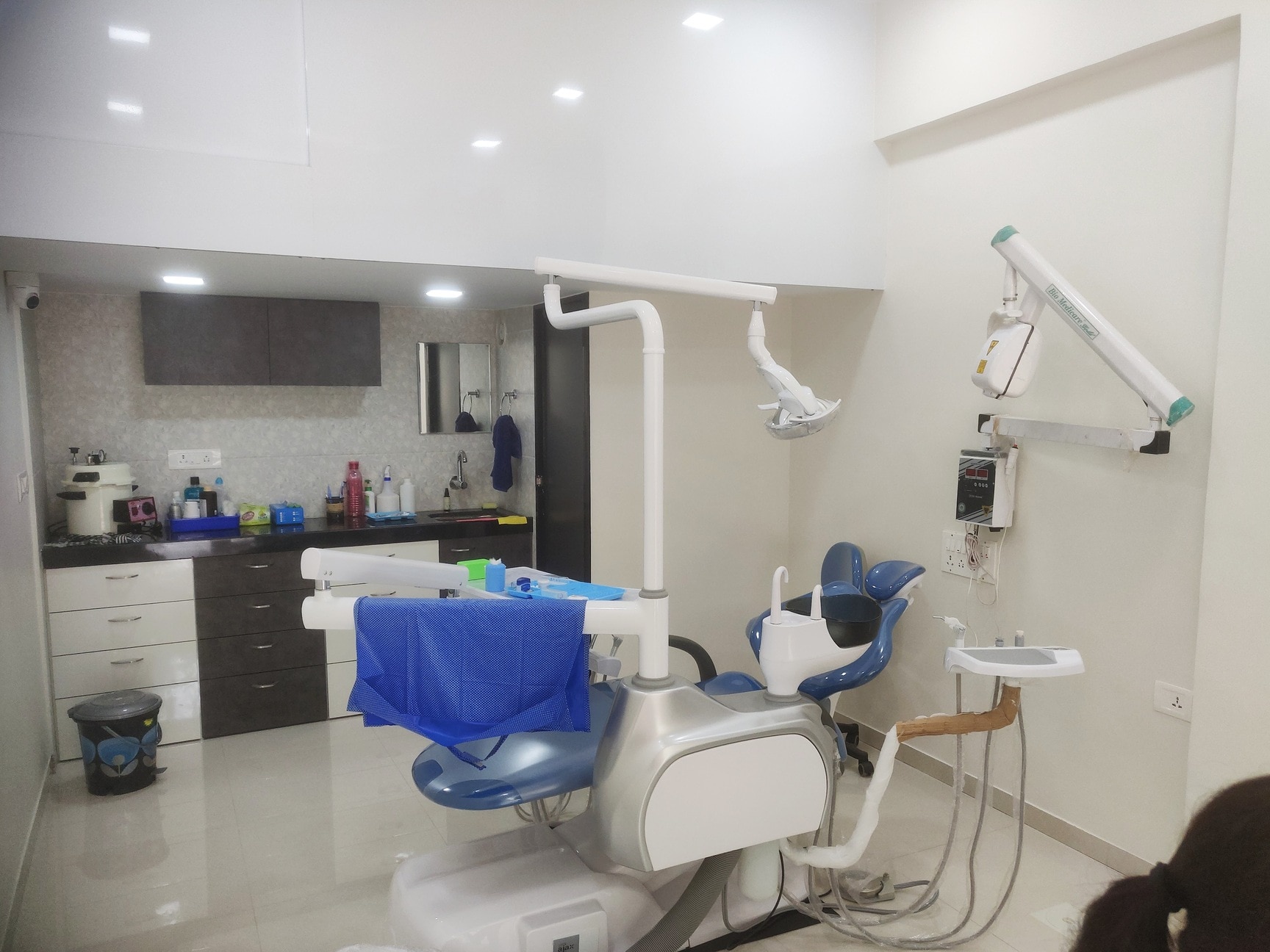 Smile Right Multispeciality Dental Clinic And Implant Centre in