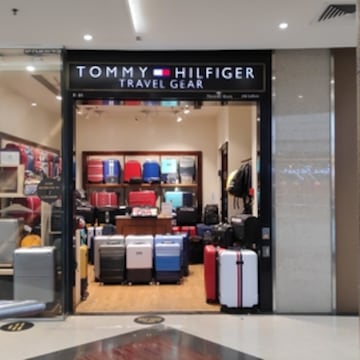 Tommy hilfiger r city mall ghatkopar top