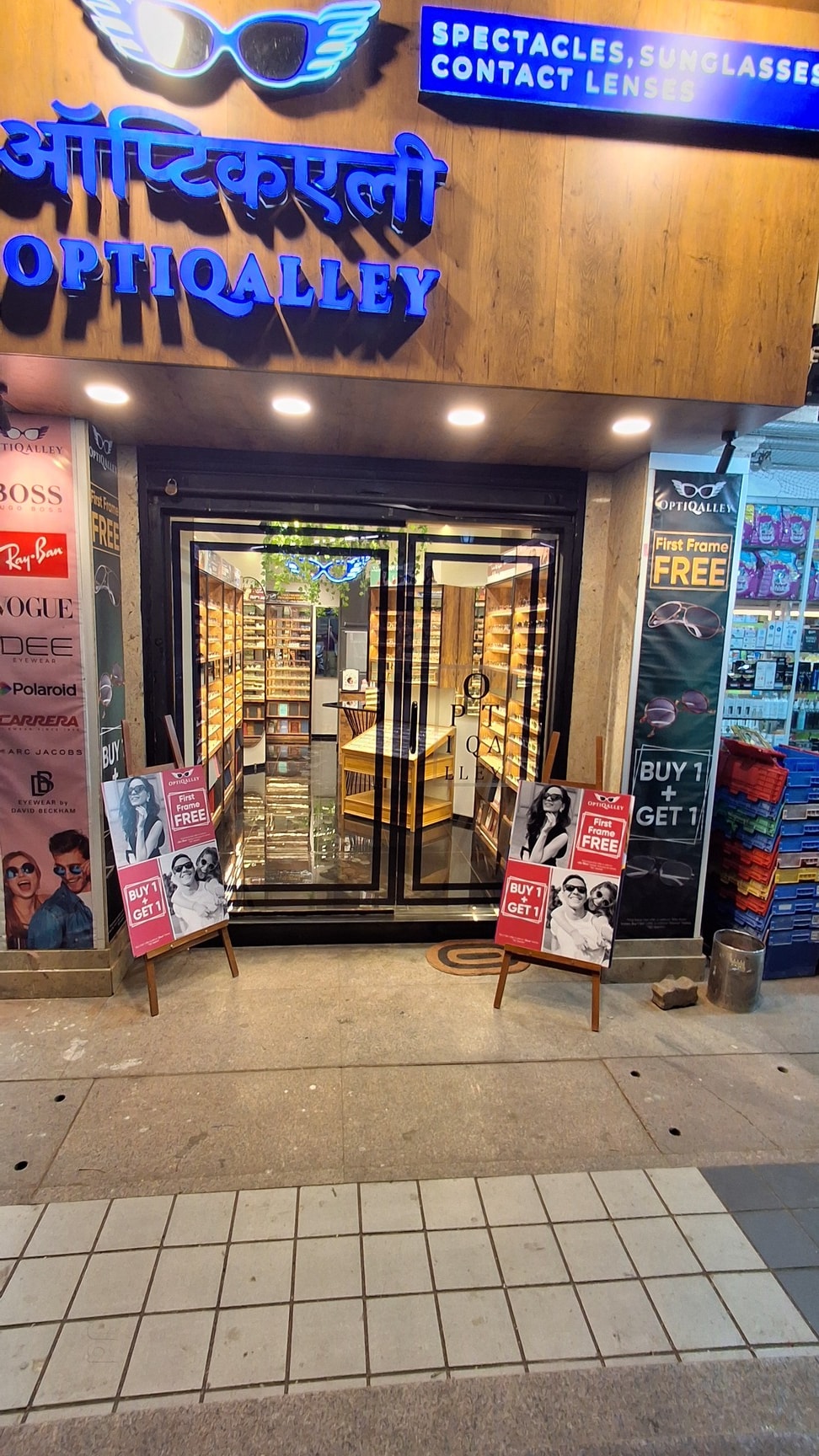 Fastrack showroom in andheri store