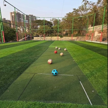 Top Cricket Turf Grounds in Chikuwadi Borivali West - Best Cricket