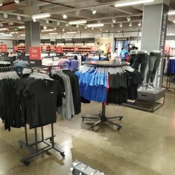 nike showroom in mulund