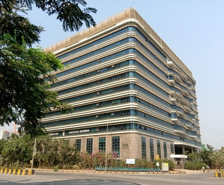 https://content.jdmagicbox.com/v2/comp/mumbai/k4/022pxx22.xx22.220319102313.a5k4/catalogue/kautilya-bhawan-income-tax-office-bandra-kurla-complex-bandra-east-mumbai-corporate-companies-7bulbttpbl.jpg