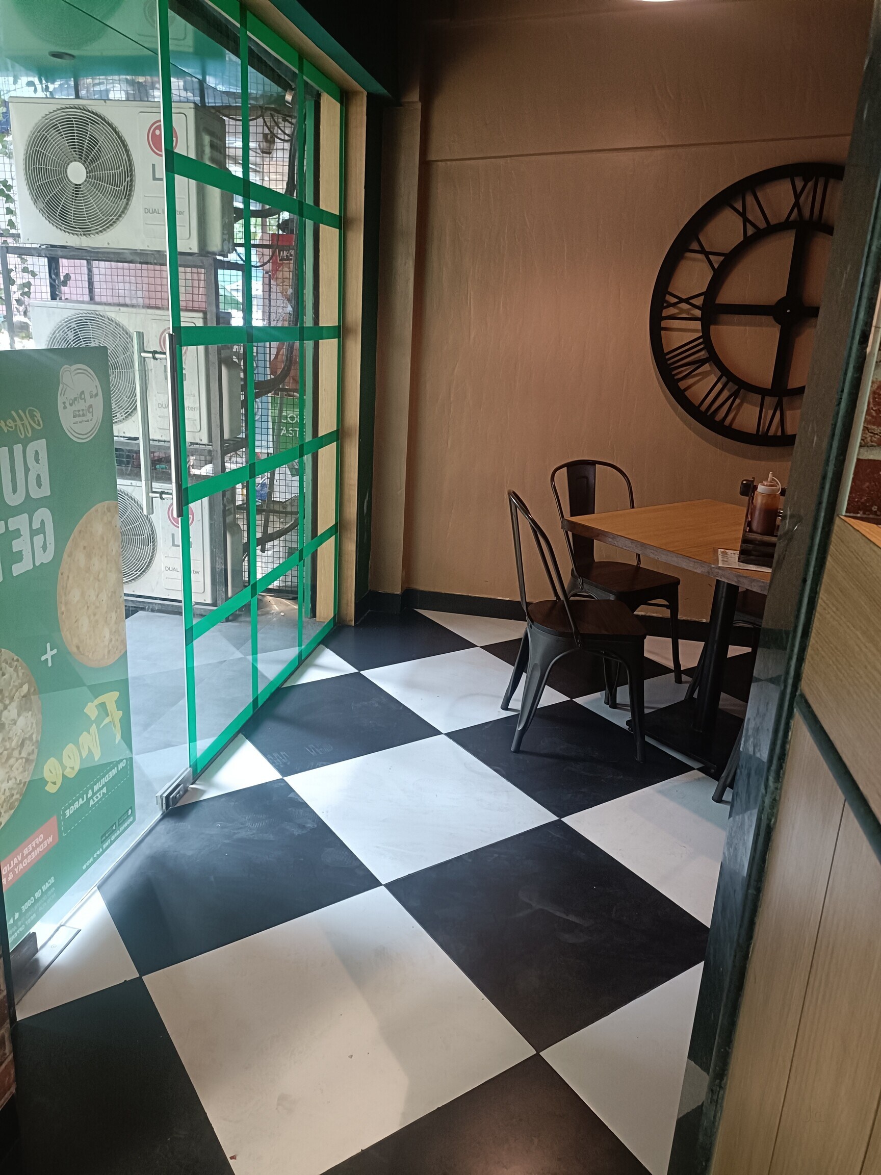 La Pino'z Pizza in Thakur Complex-Kandivali East,Mumbai - Order