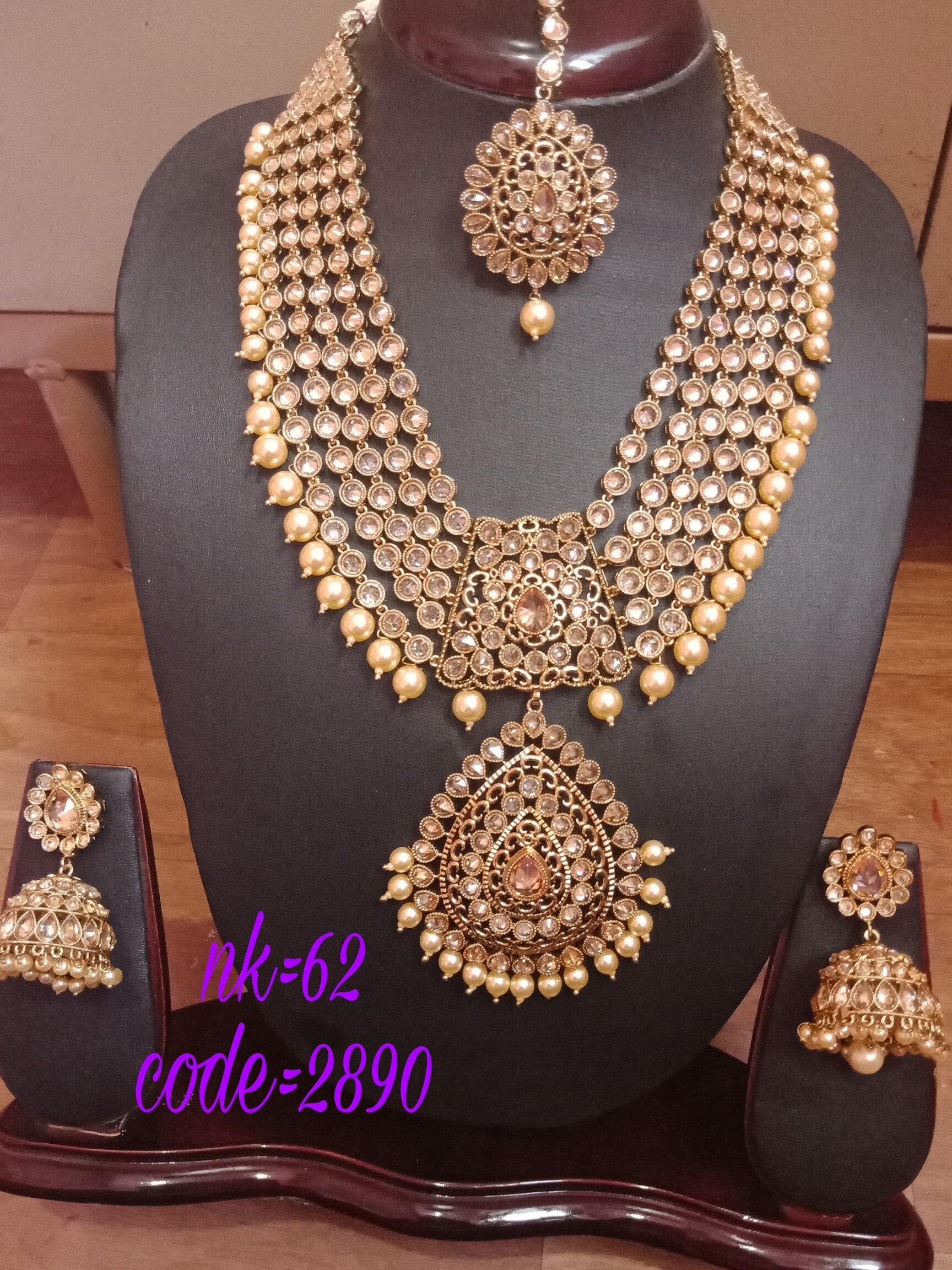 Mumtaz jewellers bridal sets store