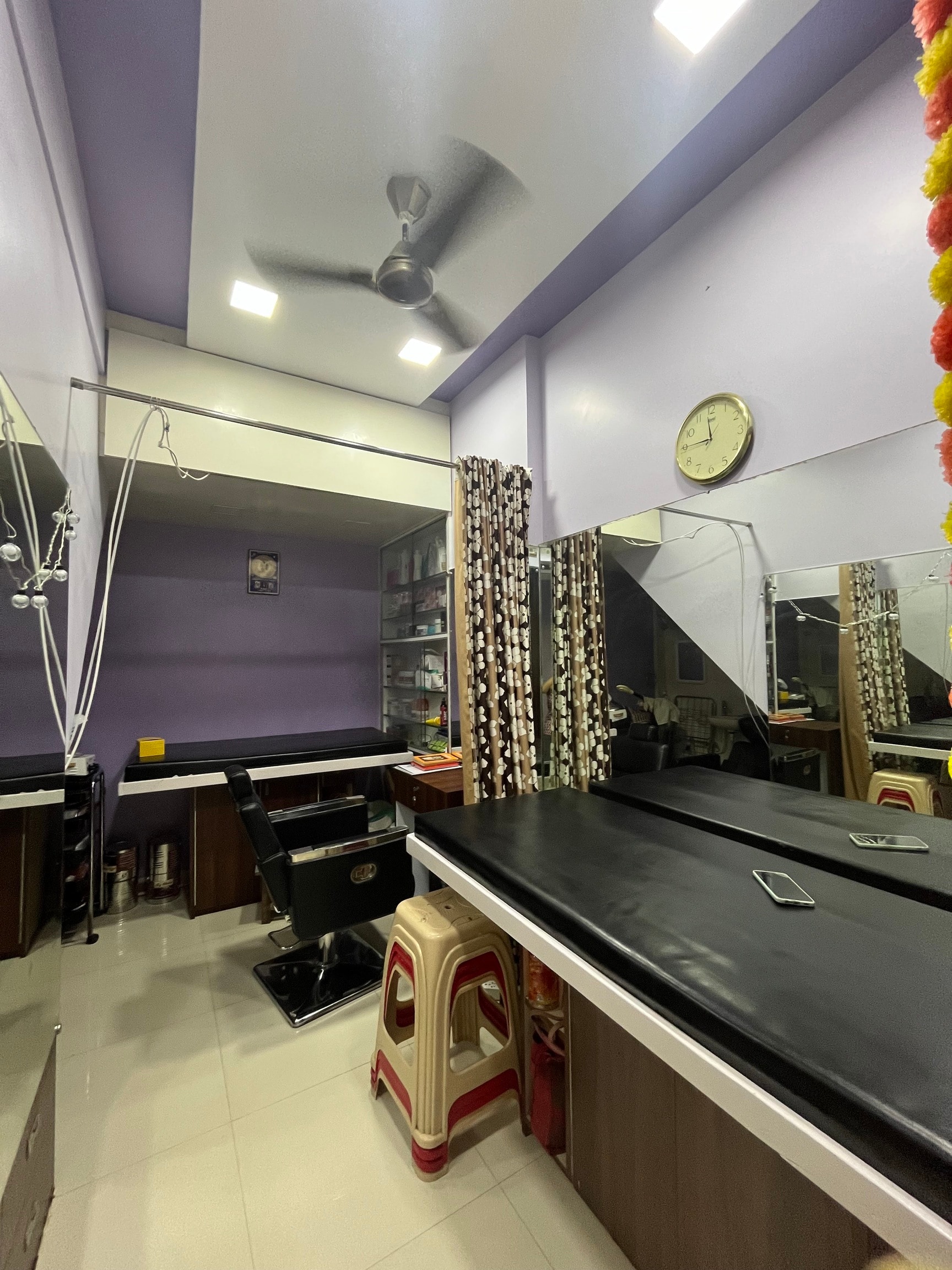 Varsha Beauty Parlour in Kandivali West,Mumbai Best Beauty Parlours