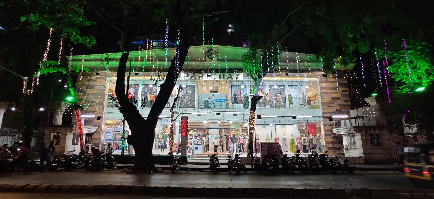Levis borivali west clearance