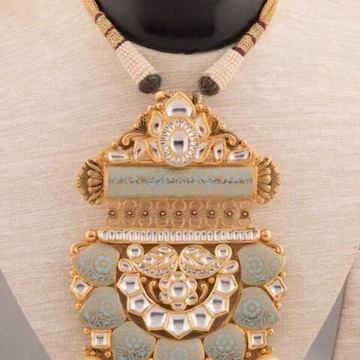 Kundan jewellers lokhandwala store