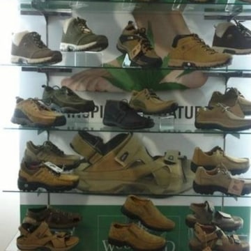 Casual Wear Clothing Woodland Showroom Vyttila Top Lancer Shoe