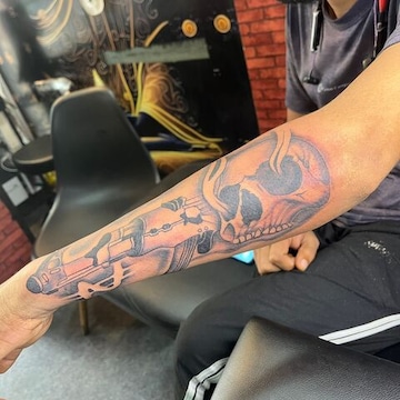 Tattoo Artist Porn GIF #57