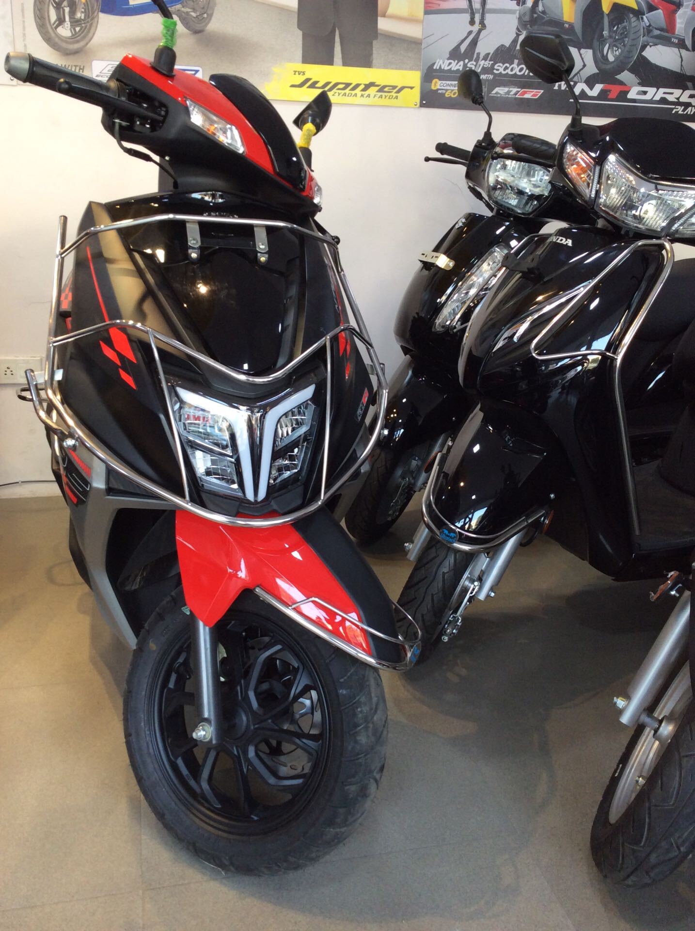 Top Tvs Apache Rtr Motorcycle Dealers in Burhanpur - Best Tvs