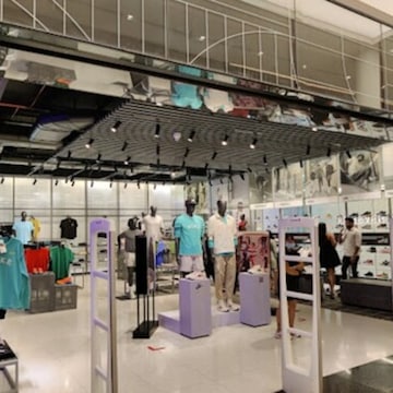 is there a nike store in the galleria mall