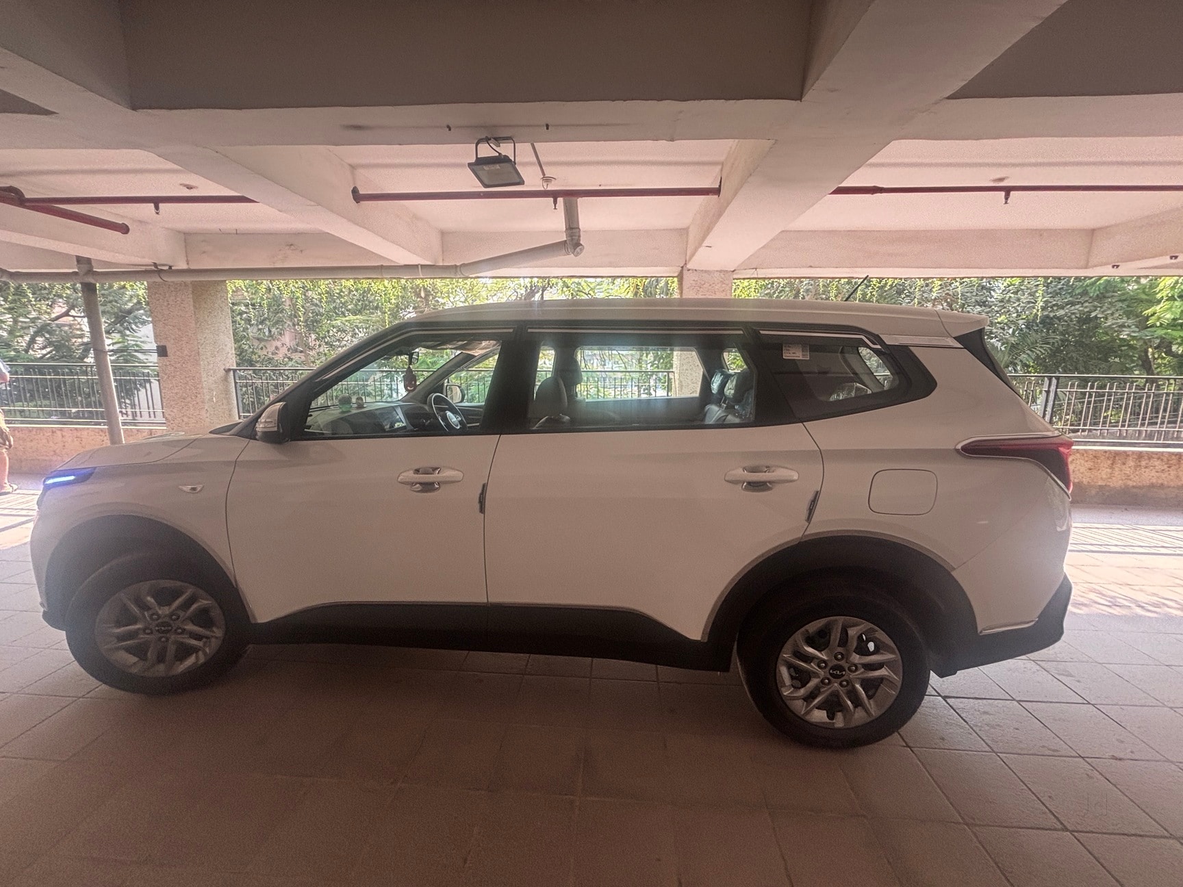 ☺︎ Top Force Car Rental in Mahabaleshwar - Best Force Car