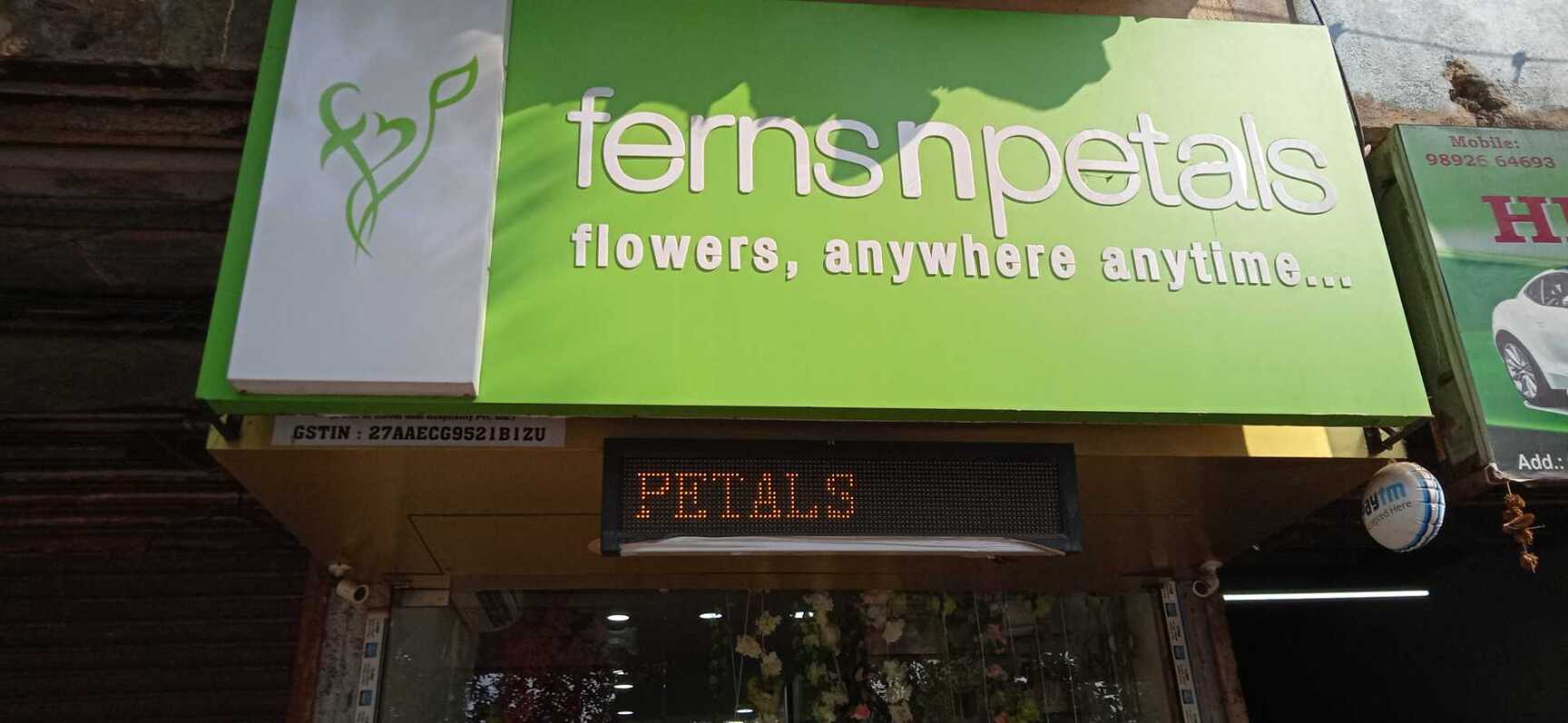 f.florist様 Flower leaf - Flower leaf added a new photo — at flowerleaf.