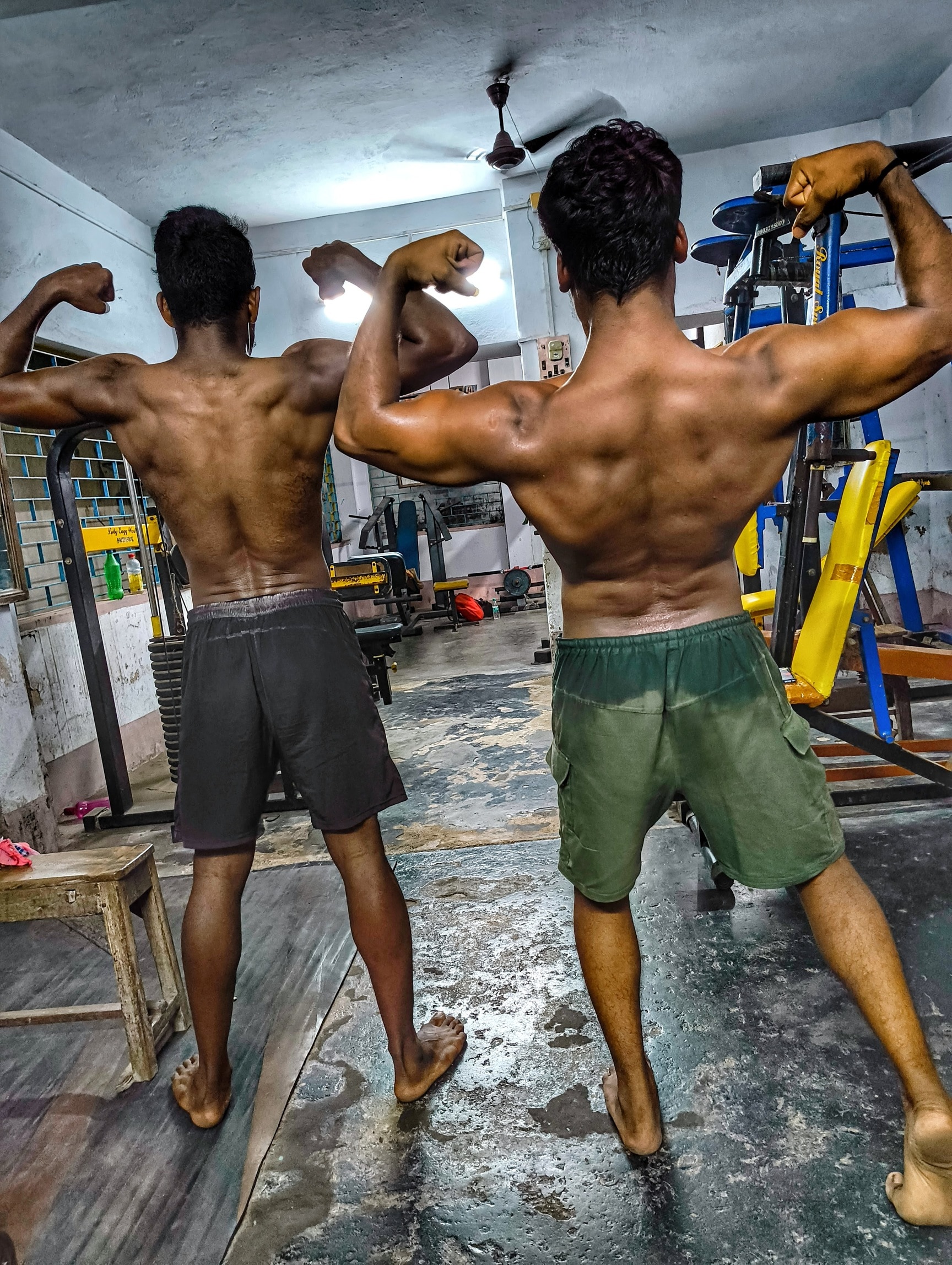 Boglangan qizning jinsiy aloqa paytida chayqalayotgani videosi