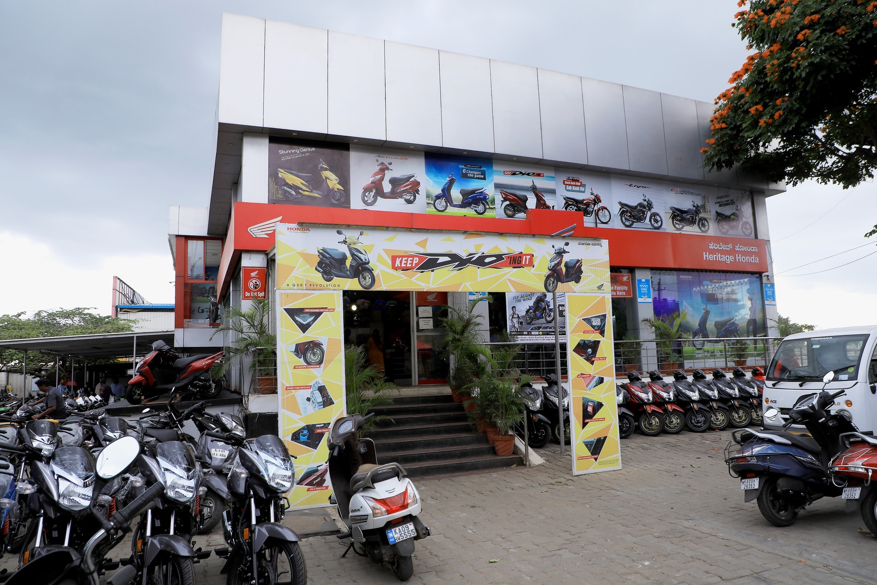 Honda electric bike showroom best sale