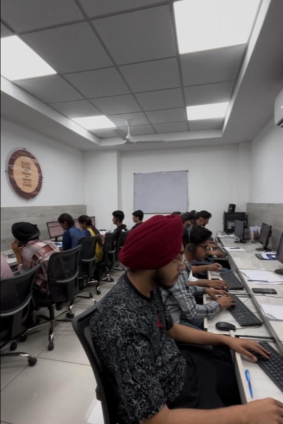 アート・デザイン・音楽 JEWELRY DESIGNS BEST COLLECTION -PEARL- Top Educational Institutions in Nawanshahr - Best Educational