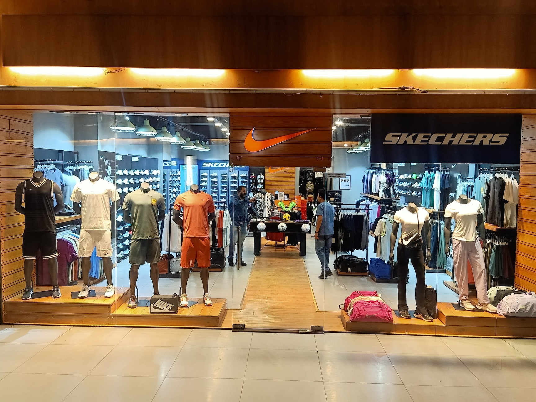 22 Photos of Nike And Skechers Store Iscon Mega Mall in Sarkhej Gandhinagar Highway Ahmedabad Justdial